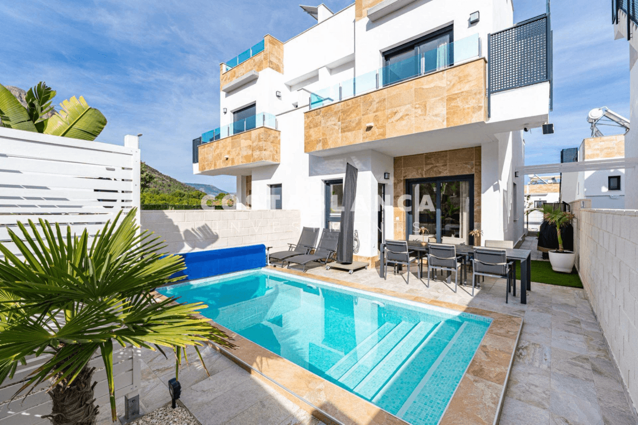 Maison jumelée à la vente à Polop De La Marina