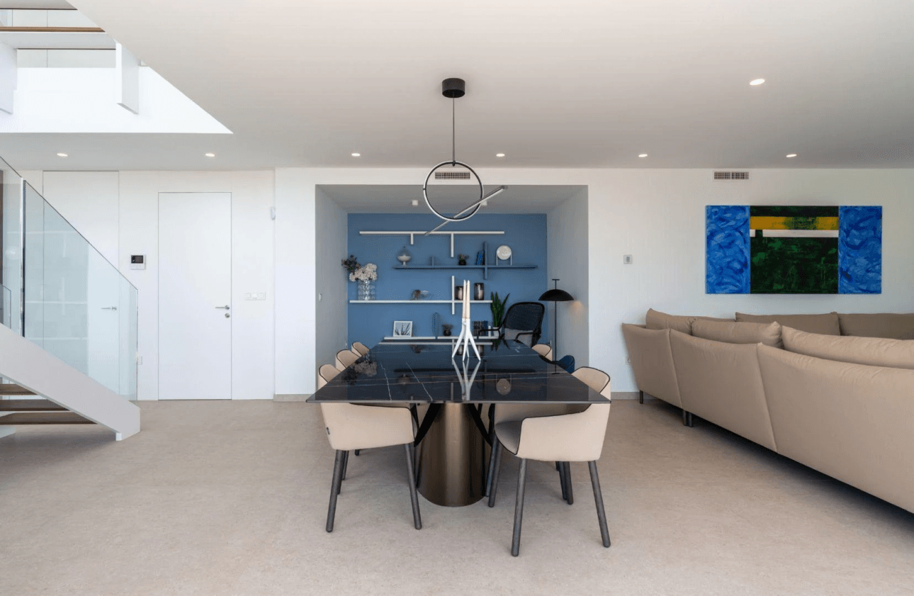 nueva villa de lujo con impresionantes vistas panorámicas al mar y a las moñtanas en Altea Hills