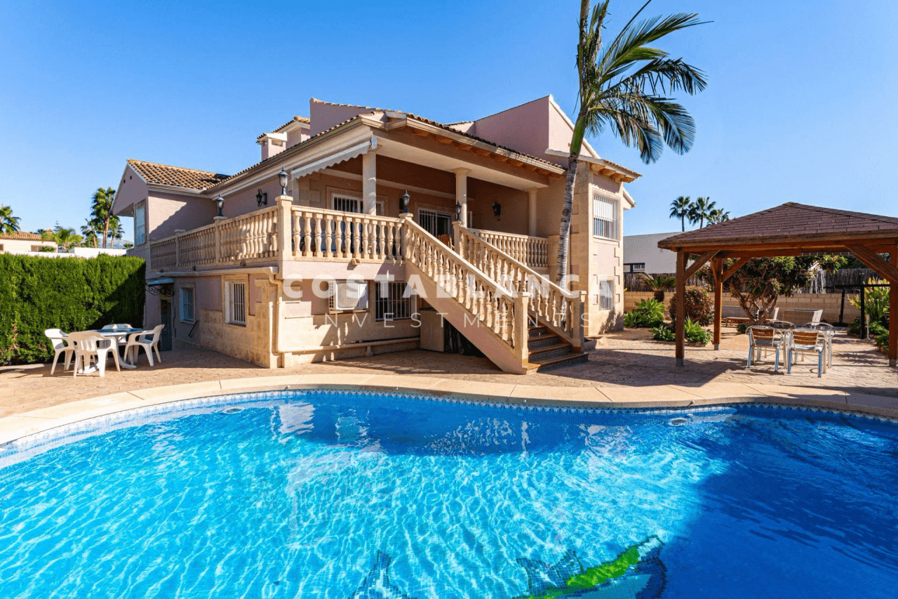 Casa / Chalet à la vente à Alfaz Del Pi / L'alfàs Del Pi