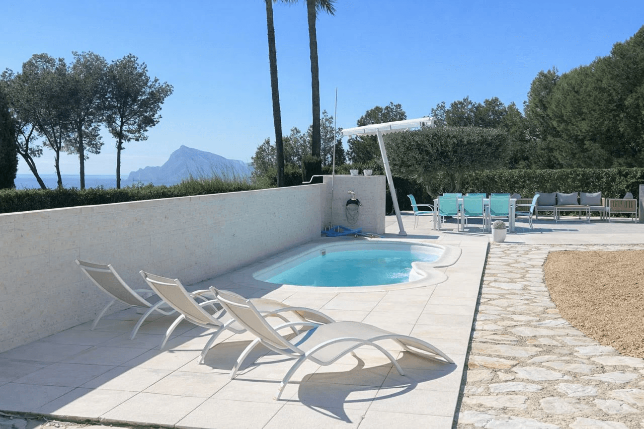 Apartamento con jardín y piscina privada en Altea