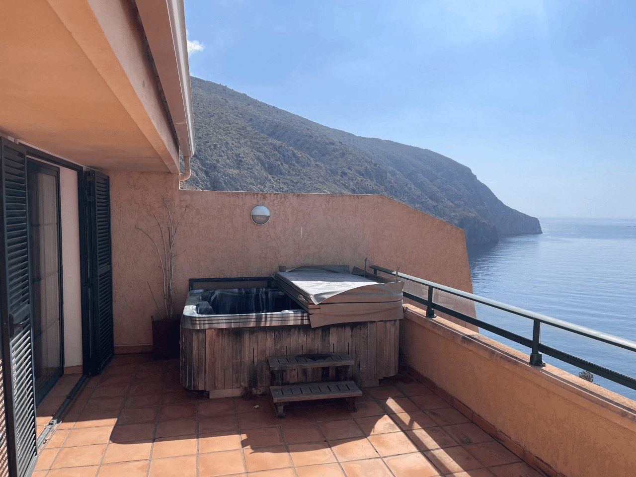 Lujoso Atico Duplex en primera linea de mar con vistas fantasticas hacia la bahia de Altea