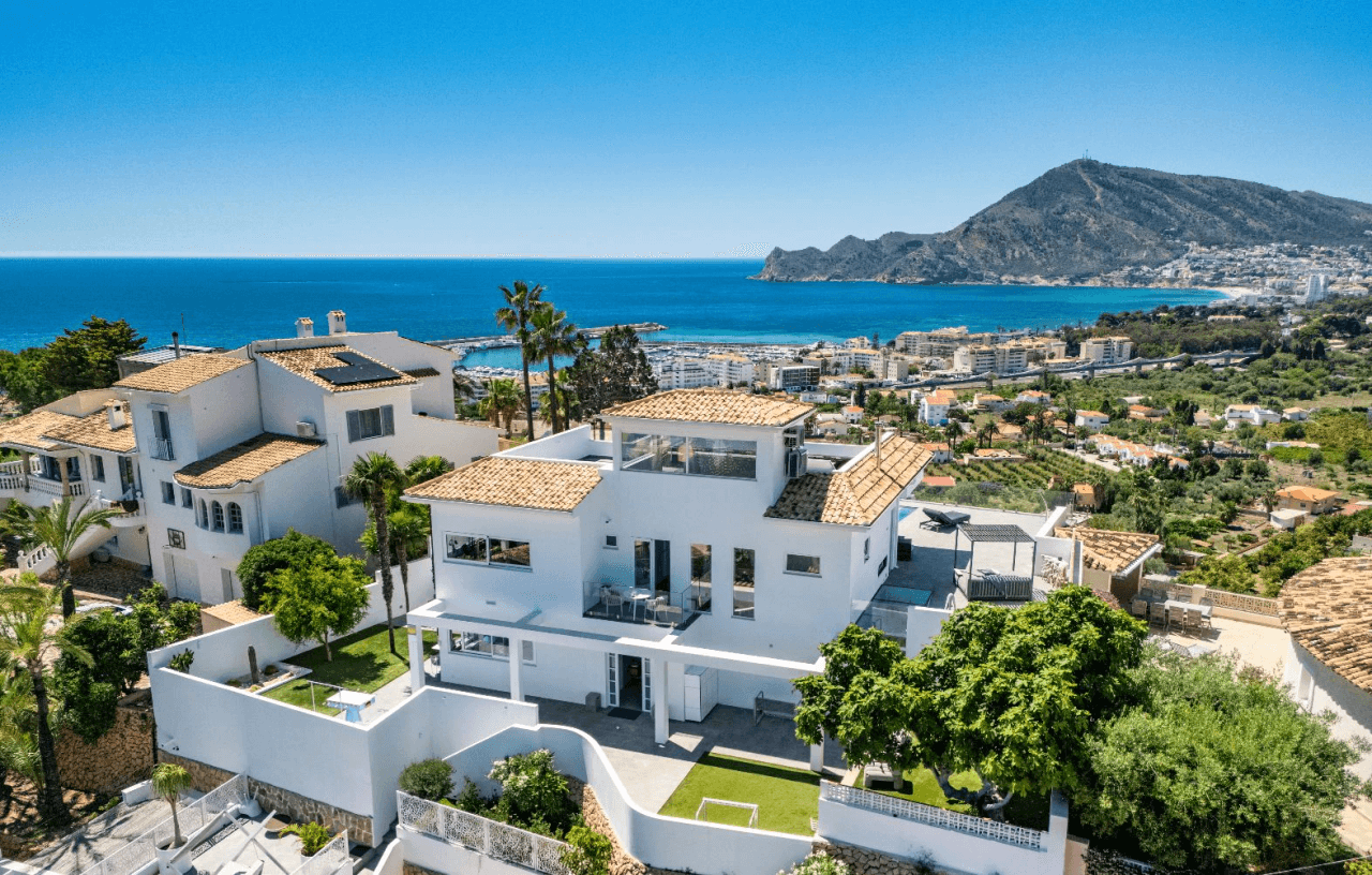 Villa magnífica en Altea con vistas panorámicas a la bahía de Altea y al Casco Antiguo