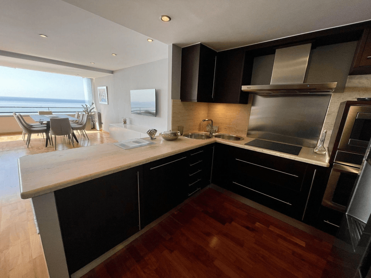Lujoso Atico Duplex en primera linea de mar con vistas fantasticas hacia la bahia de Altea