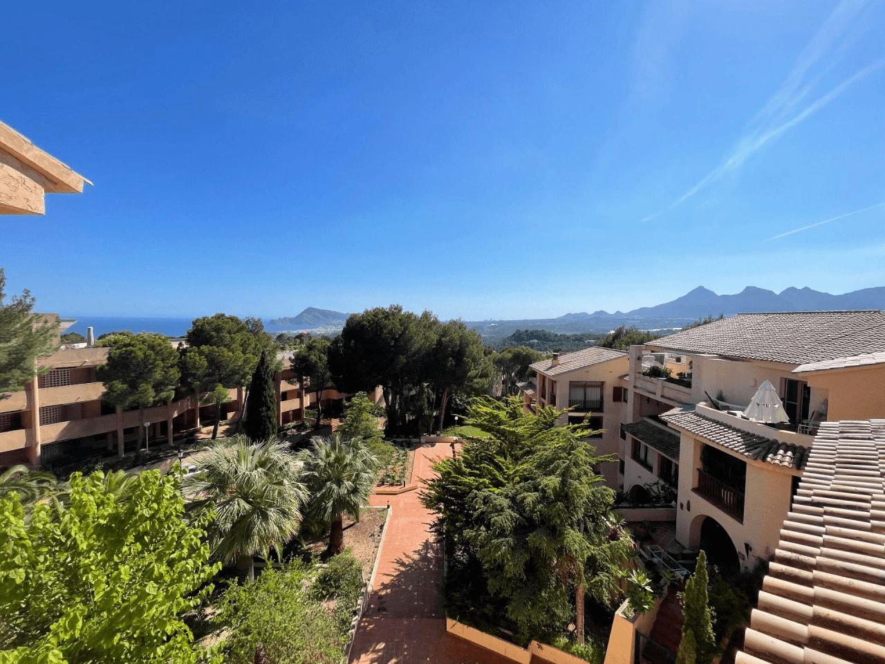 APARTAMENTO CON VISTAS PANORÁMICAS EN LA SIERRA DE ALTEA