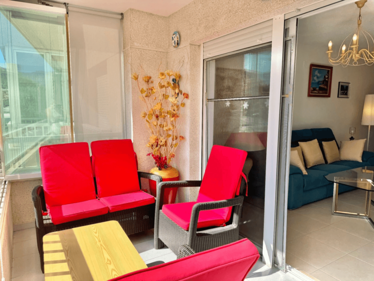 Acogedor apartamento de 3 dormitorios en el corazón de El Albir con piscina y garaje