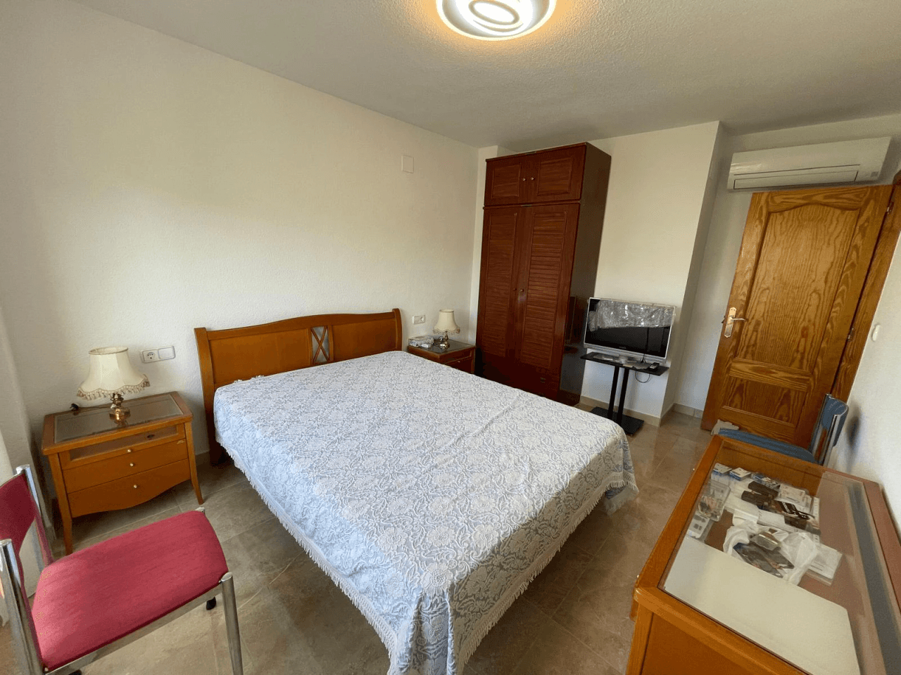 Amplio apartamento de 3 dormitorios completamente renovado en el corazón de El Albir, con piscina y garaje